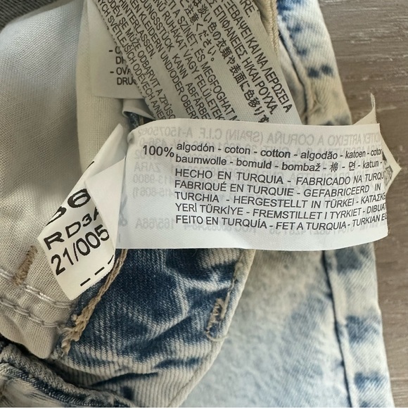 Zara Ripped Mom Fit Jeans - Picture 9 of 9